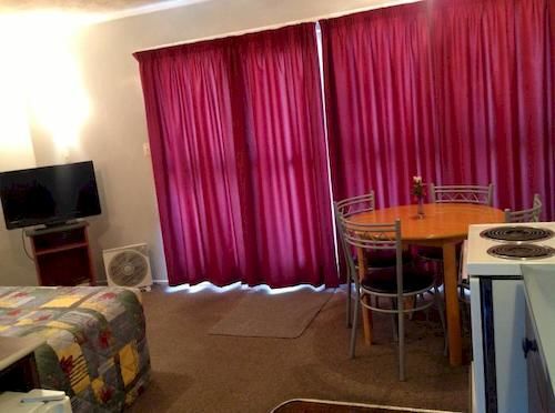 Camberley Court Motel 1