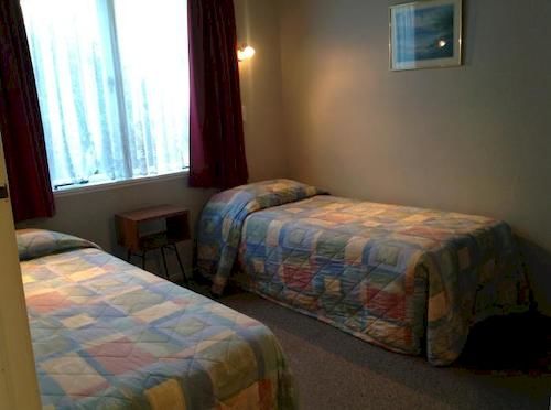 Camberley Court Motel 4