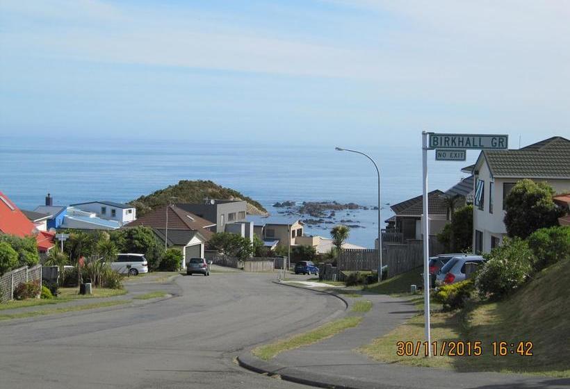 Pacific View Bed And Breakfast 2