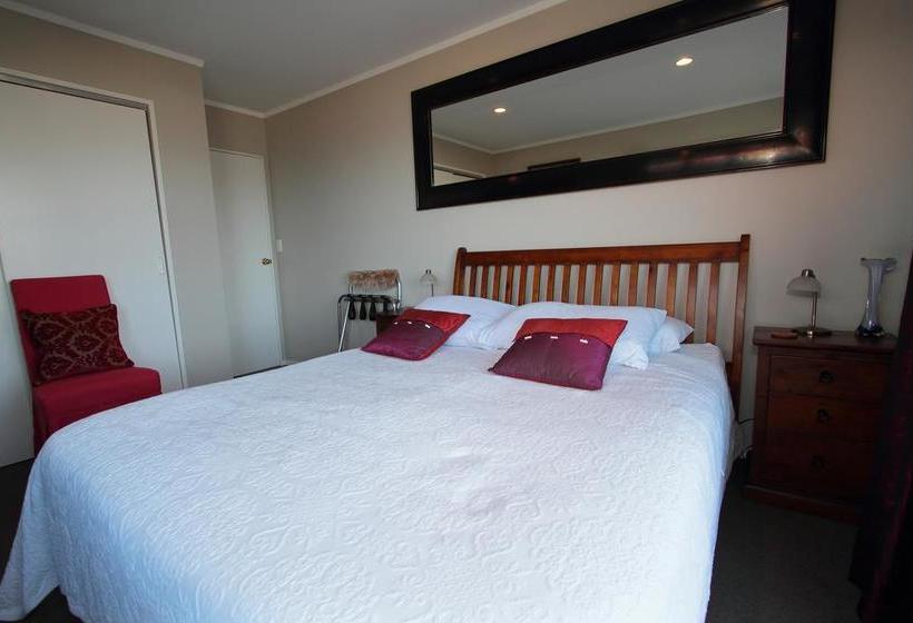 Pacific View Bed And Breakfast 5