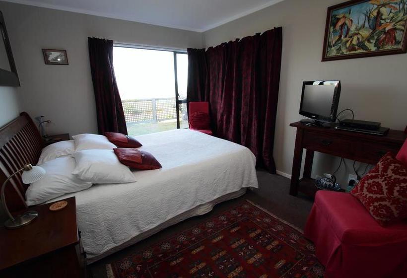 Pacific View Bed And Breakfast 8