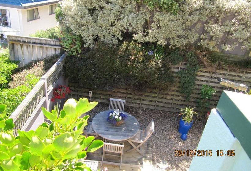 Pacific View Bed And Breakfast 9