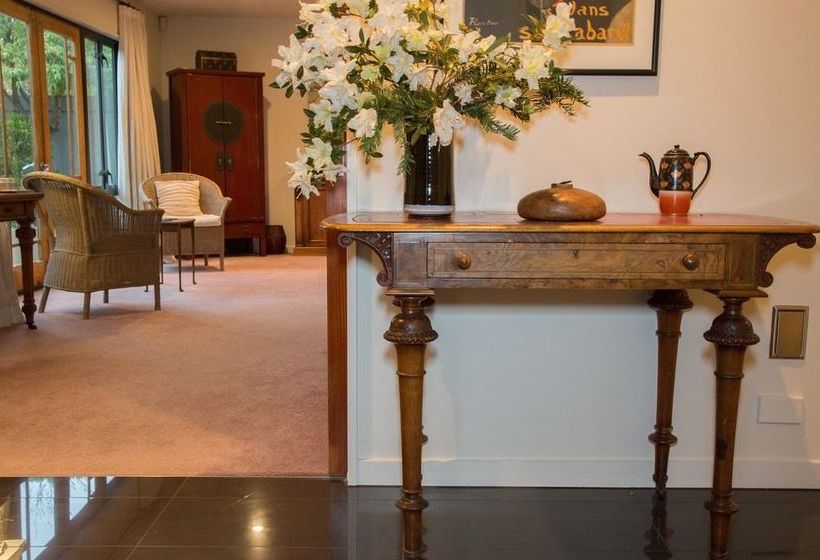 40 Thornycroft Street Bed & Breakfast 8