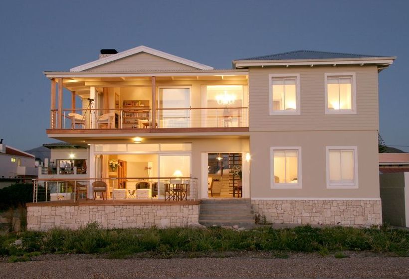 Pension 138 Marine Beachfront Guesthouse