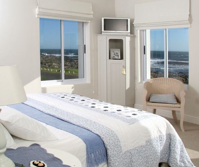 Pension 138 Marine Beachfront Guesthouse 13