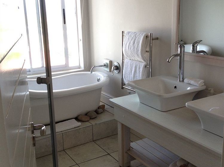 Pension 138 Marine Beachfront Guesthouse 16