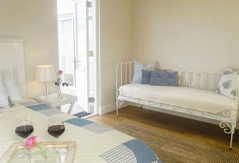 Pension 138 Marine Beachfront Guesthouse 6