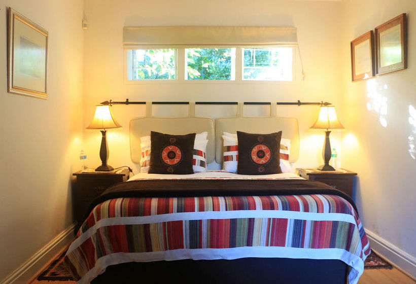 Pension Paradiso Guest House 12