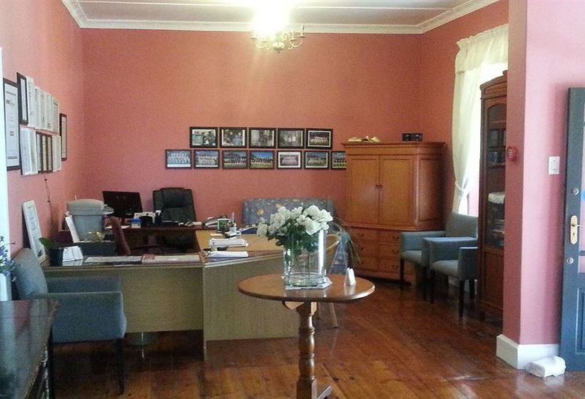 Bed and Breakfast District Six Guesthouse 1