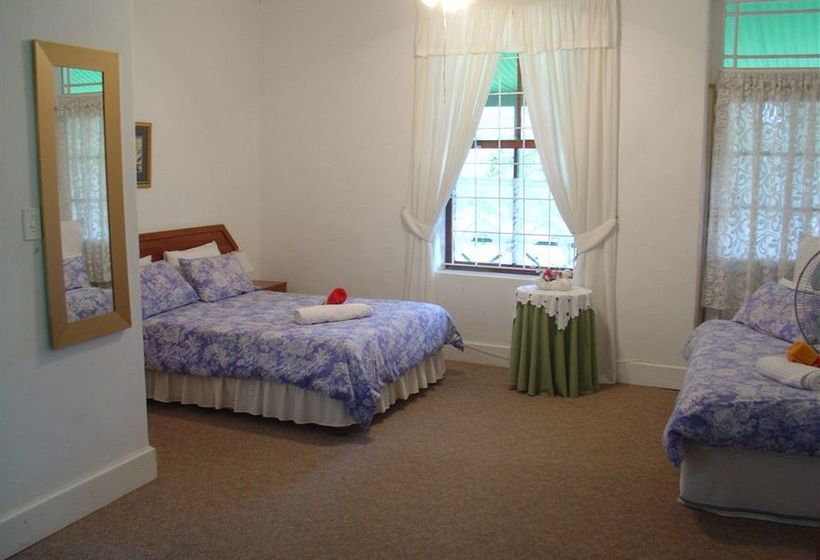 Bed and Breakfast District Six Guesthouse 13