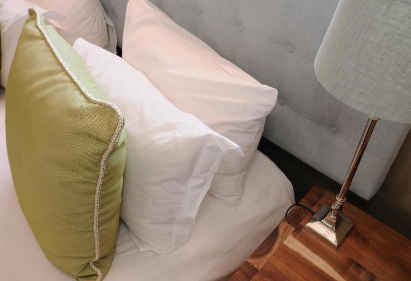 Pension Abbey Manor Luxury Guesthouse 2