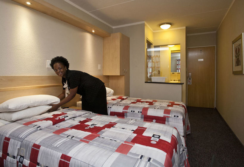 Hotel Road Lodge Carnival City 13