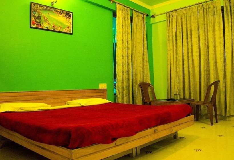 Hotel Greenwoods Inn 2