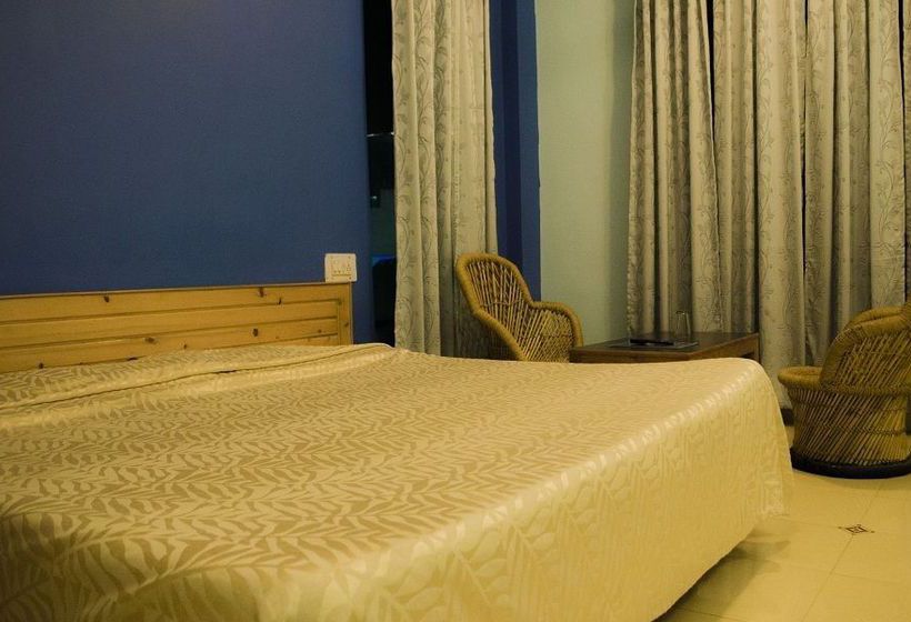 Hotel Greenwoods Inn 3