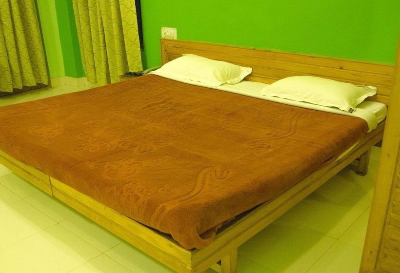 Hotel Greenwoods Inn 5