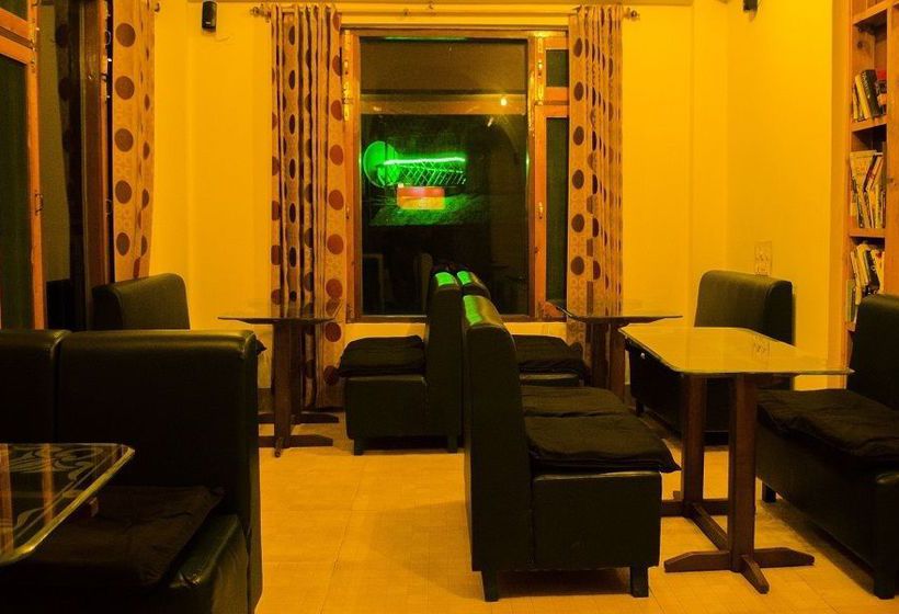 Hotel Greenwoods Inn 6