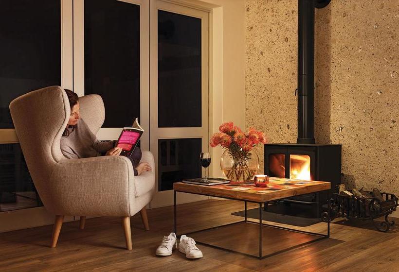 Bed and Breakfast One Marine Drive Boutique 12