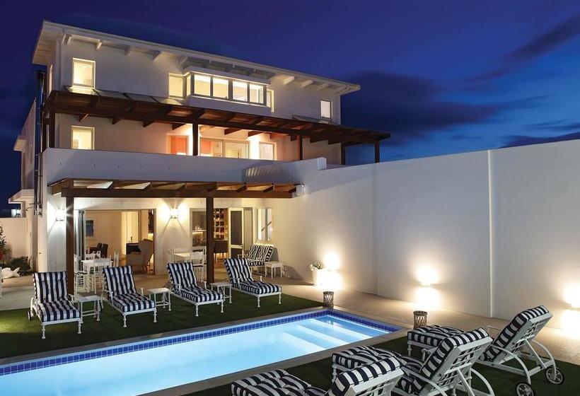 Bed and Breakfast One Marine Drive Boutique 15