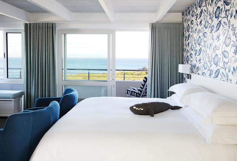 Bed and Breakfast One Marine Drive Boutique 3