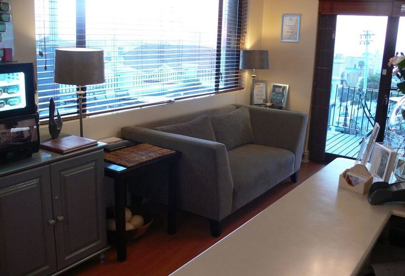 Pension Leeuwenzee Guest House 1