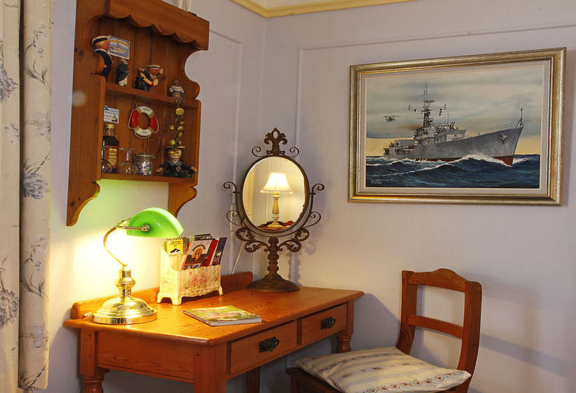 Cheriton Guest House Bed And Breakfast 18