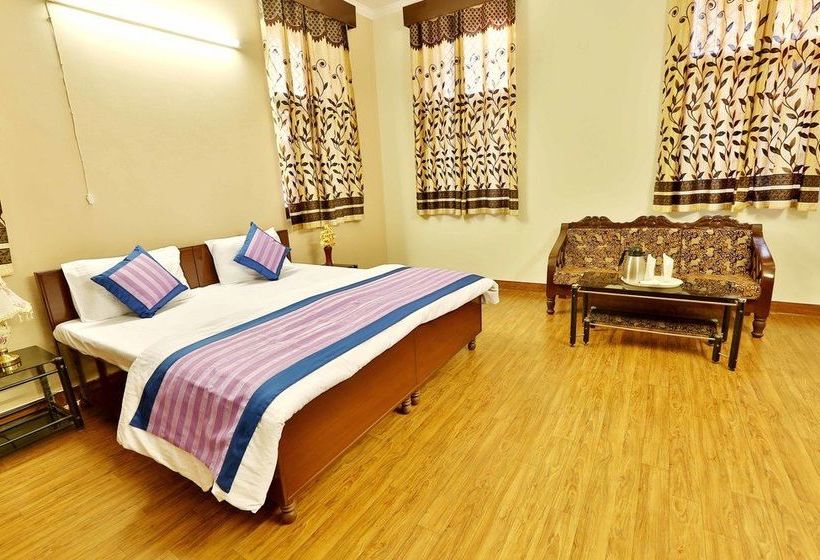 OYO 402 Hotel Noida Residency 12