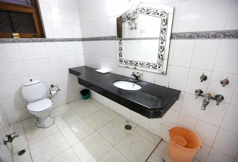 OYO 402 Hotel Noida Residency 14