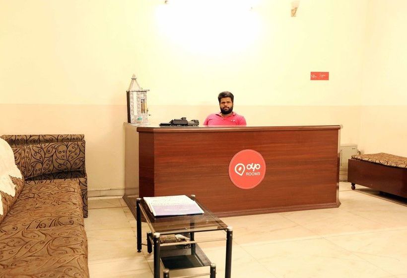 OYO 402 Hotel Noida Residency 2