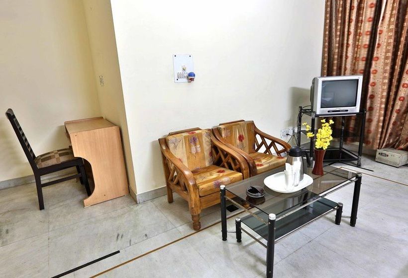 OYO 402 Hotel Noida Residency 4