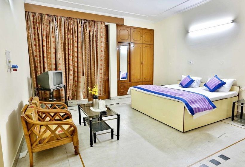 OYO 402 Hotel Noida Residency 5
