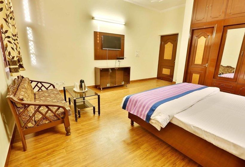 OYO 402 Hotel Noida Residency 8