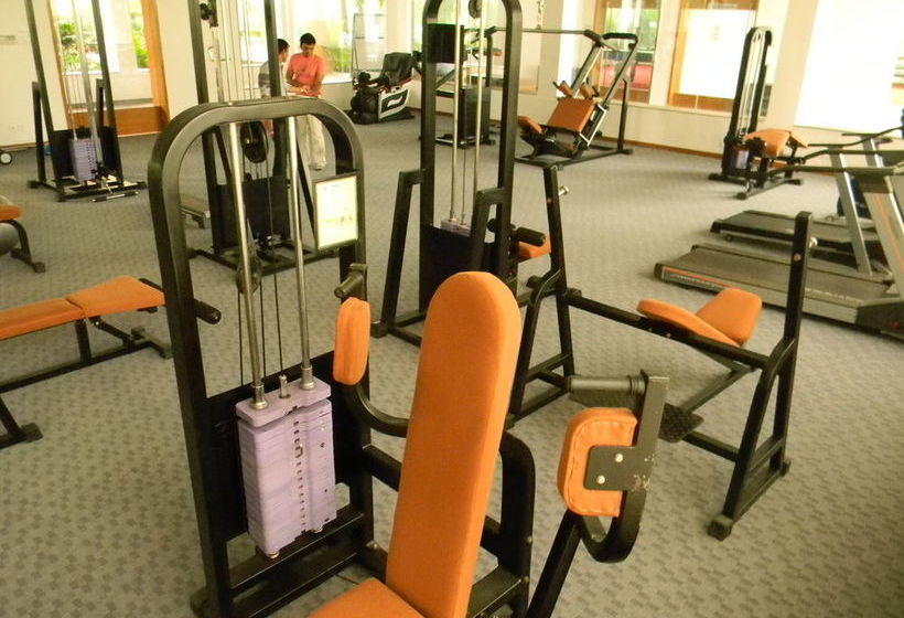 Hotel Aarohi Starz Club & Spa 4