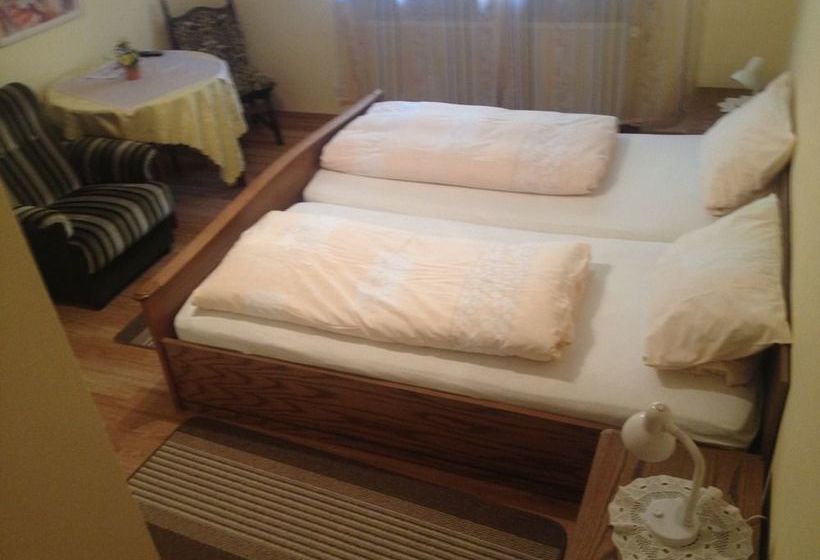 Hotel Landgasthof Zum Taunus 12