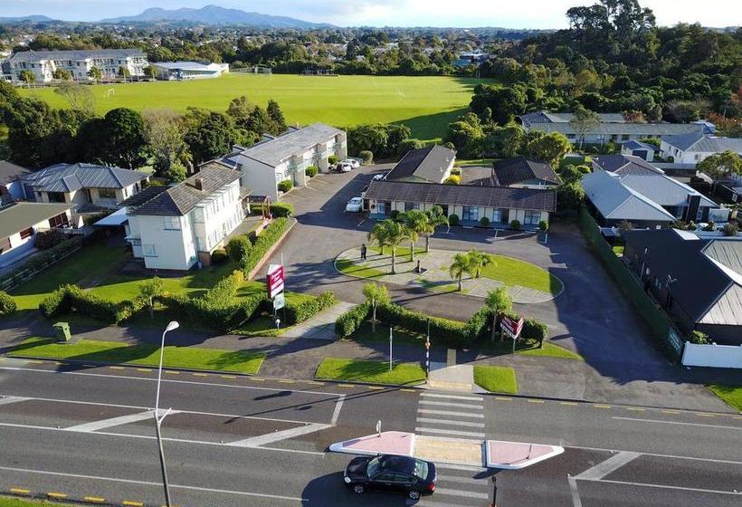 Coronation Court Motel 1