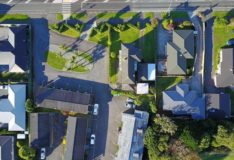 Coronation Court Motel 2