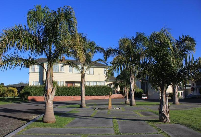 Coronation Court Motel 3