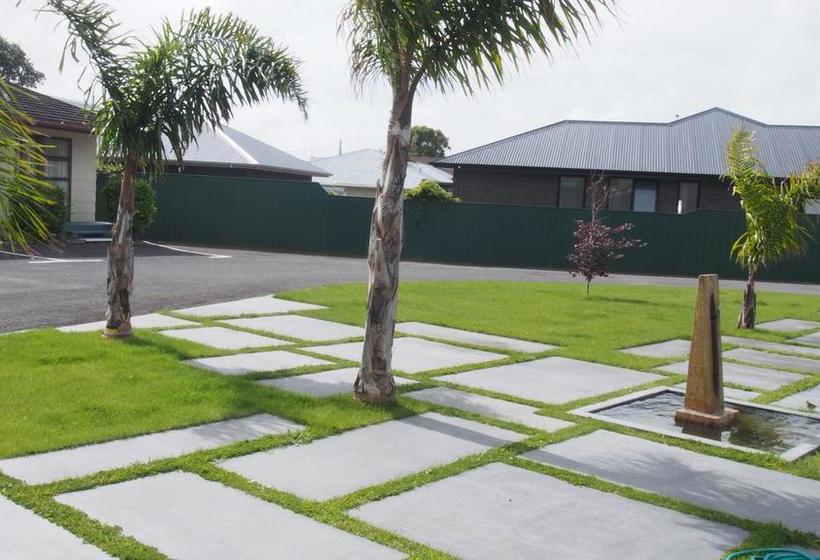 Coronation Court Motel 4