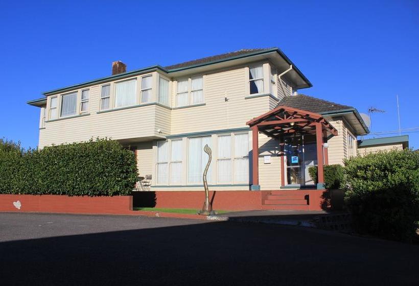 Coronation Court Motel 5