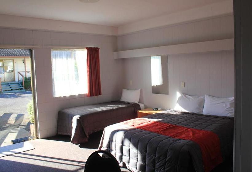 Coronation Court Motel 8