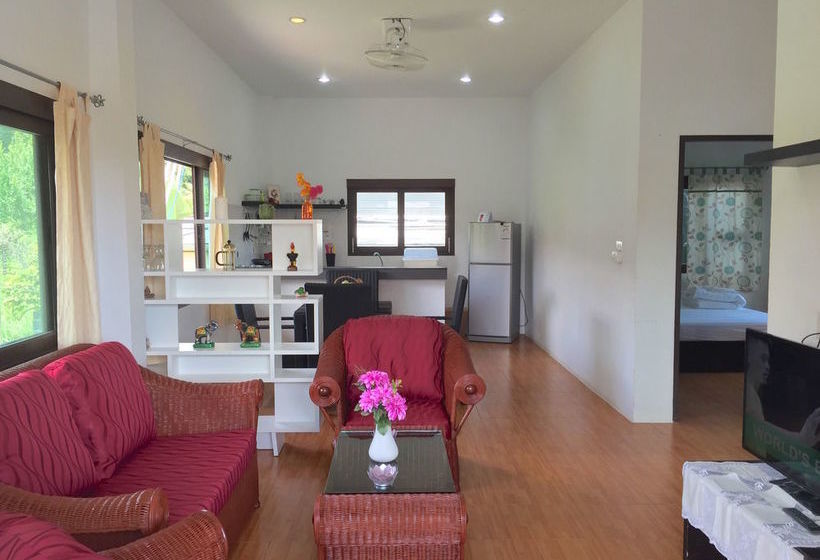 Cosy 2 Bedrooms House 10