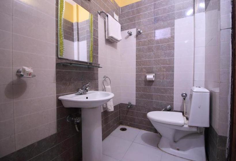 Hotel Oyo Rooms Near Railway Station 2 6