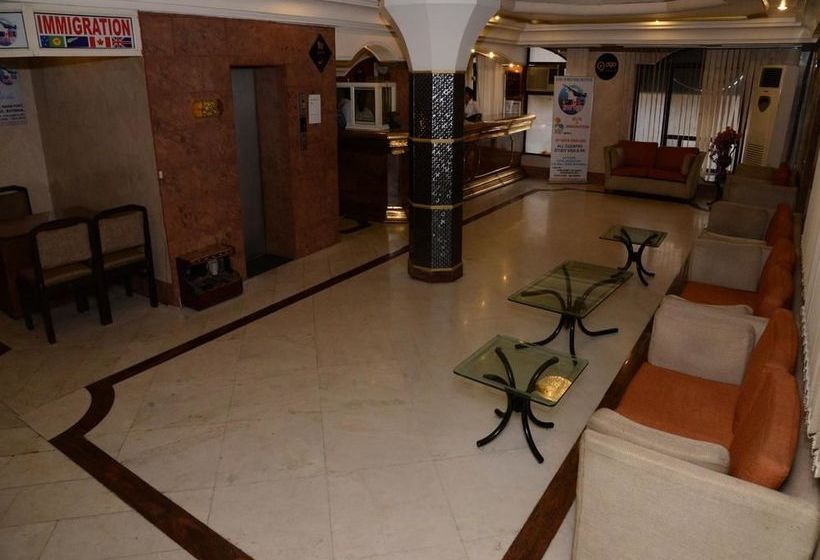 Hotel Oyo Premium Mall Road Bathinda 2