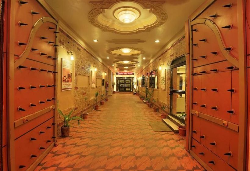 Hotel Oyo Premium Mall Road Bathinda 4