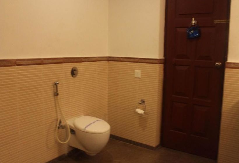 Hotel Oyo Premium The Waves 11