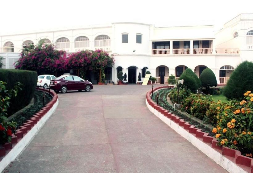 Hotel Oyo Premium The Waves 19