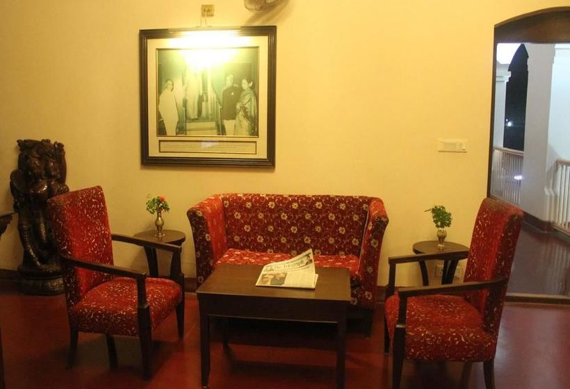 Hotel Oyo Premium The Waves 2