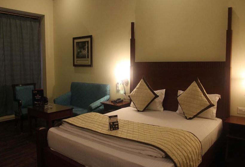 Hotel Oyo Premium The Waves 3