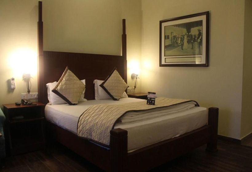 Hotel Oyo Premium The Waves 4