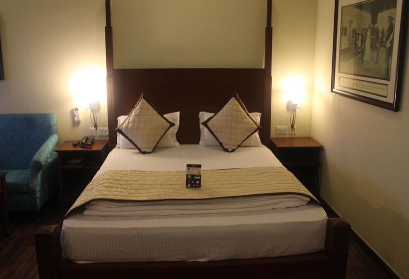 Hotel Oyo Premium The Waves 5