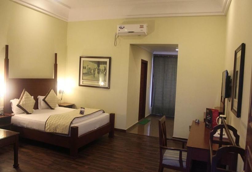 Hotel Oyo Premium The Waves 6